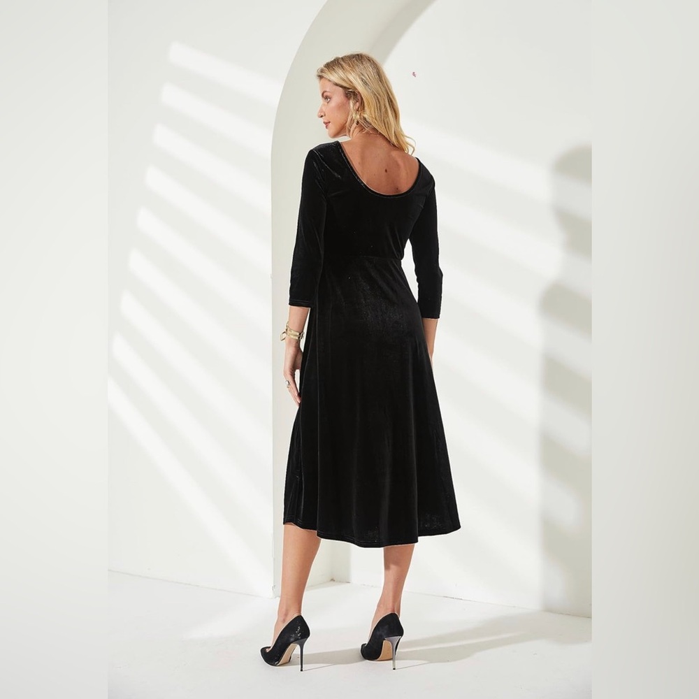 Women's Velvet Scoop Back Fit & Flare Dress Size Medium